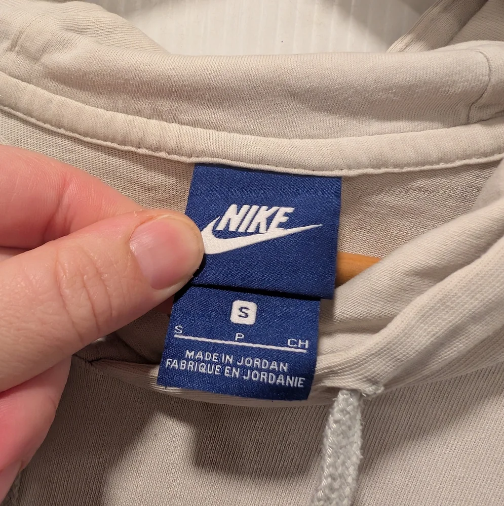 NIKE Men's Beige Hoodie Shirt size small